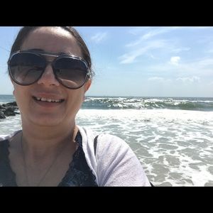 Meet your Posher, Besora